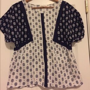 Vince Camuto Gauzy Summer Top, size Medium